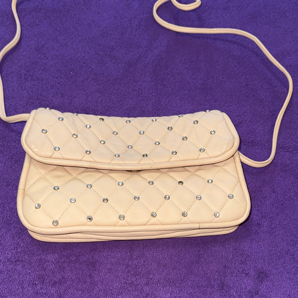 Elegant Cream Quilted Crossbody Bag Vintage